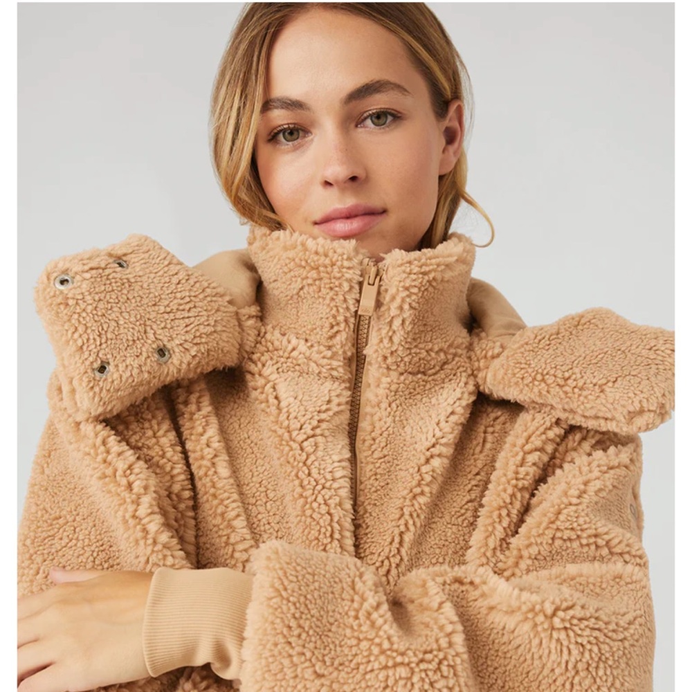 Foxy Sherpa camel jacket ALO removable hood xs - Picture 4 of 10